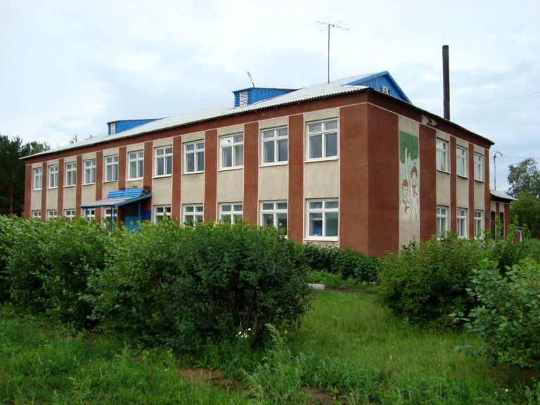 646987, Омская область, Кормиловский район, д.Сосновка, ул. Школьная, 28..